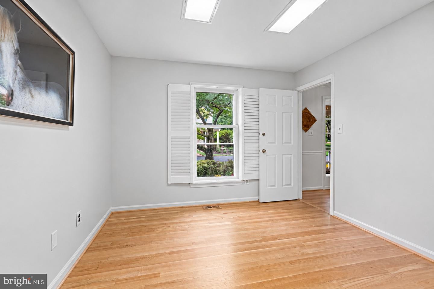 9213 Bentridge Ave Property Photo 11