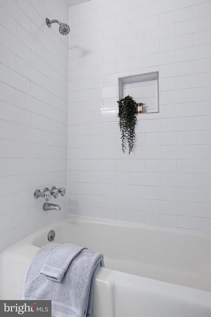 9213 Bentridge Ave Property Photo 51