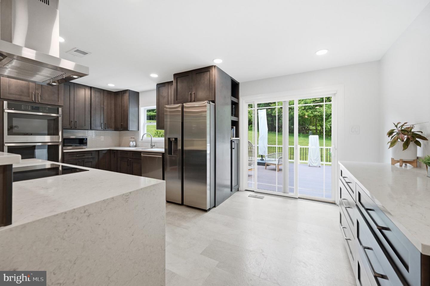 MDMC2255028 Property Photo 12