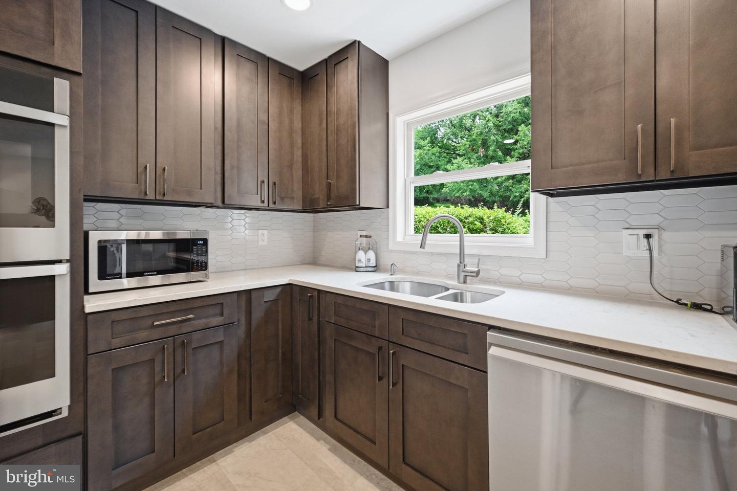 MDMC2255028 Property Photo 15