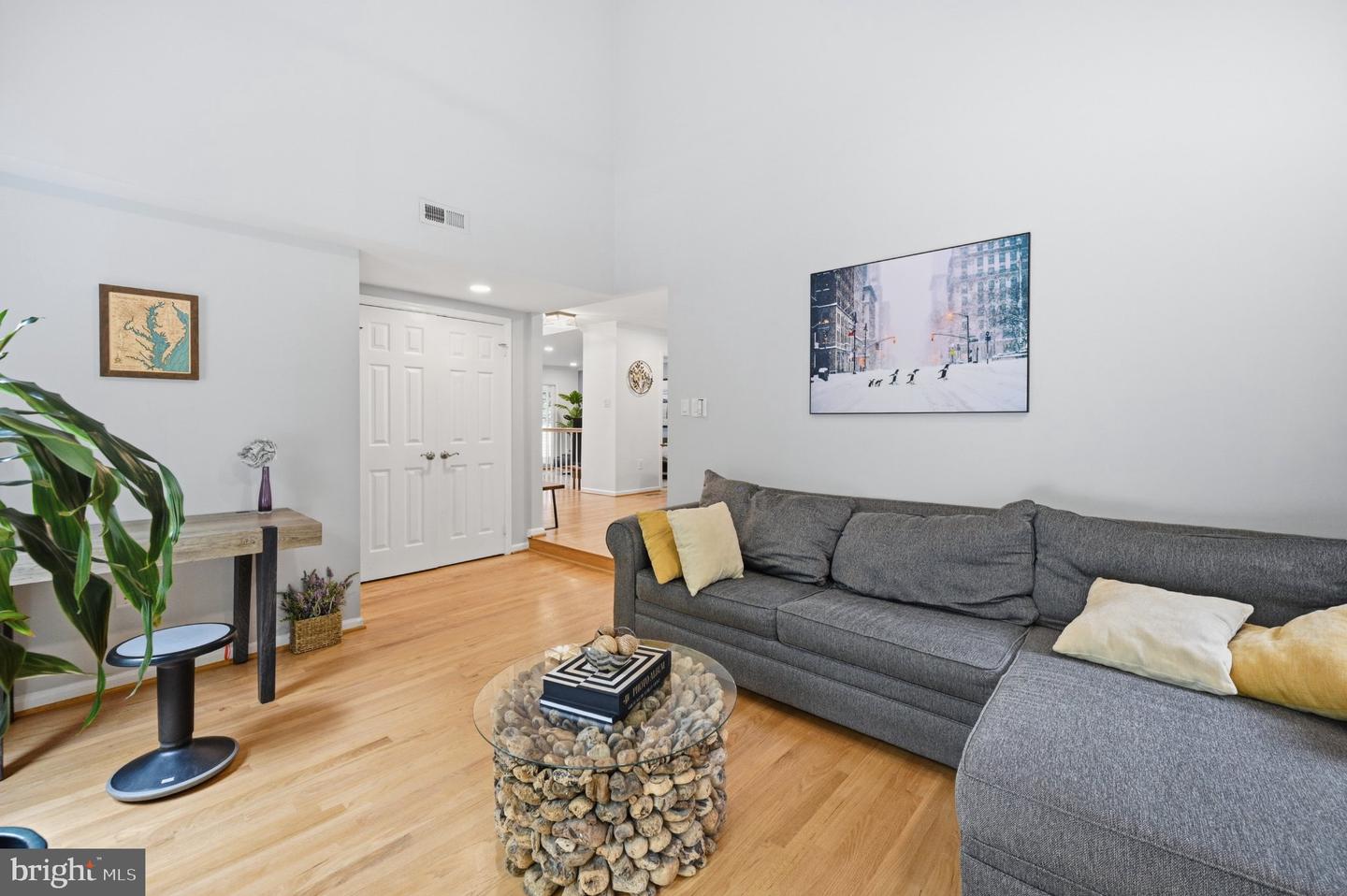 MDMC2255028 Property Photo 23