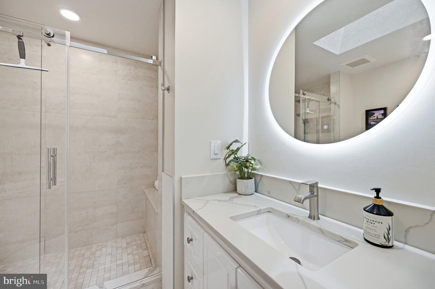 MDMC2255028 Property Photo 38