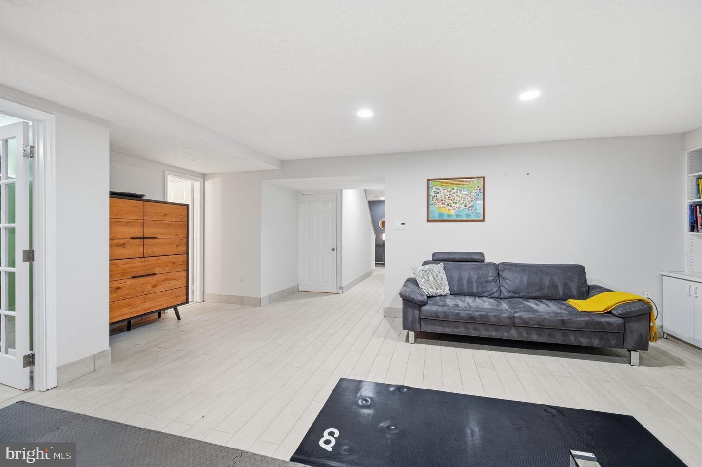 MDMC2255028 Property Photo 44