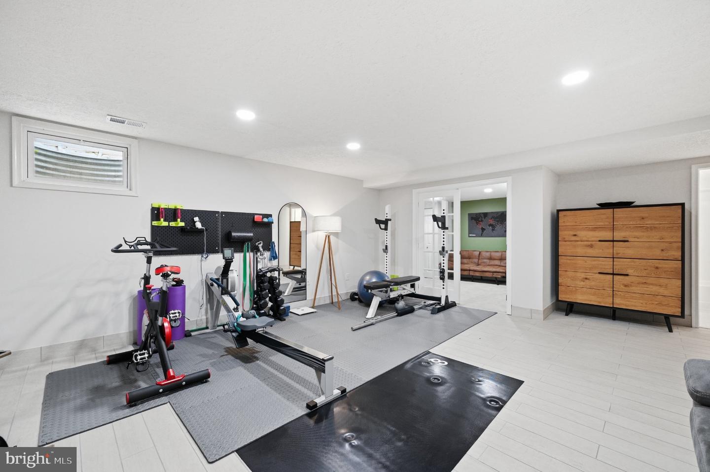 MDMC2255028 Property Photo 45