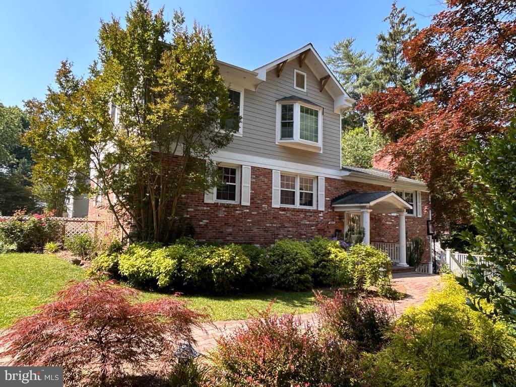 5303 Danbury Rd Property Photo 1
