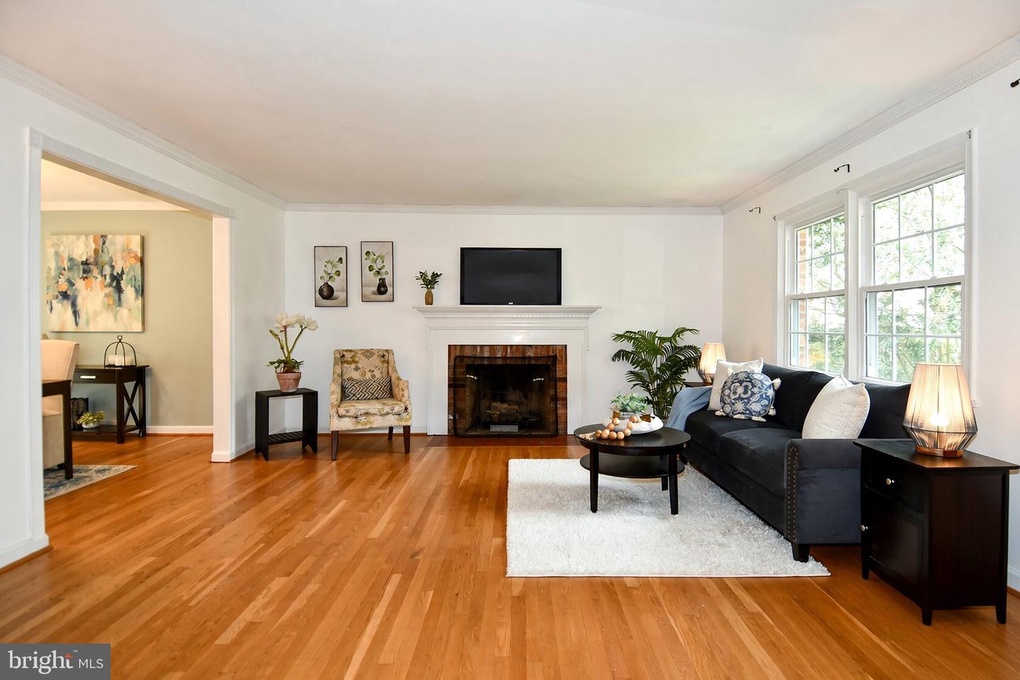 5303 Danbury Rd Property Photo 8