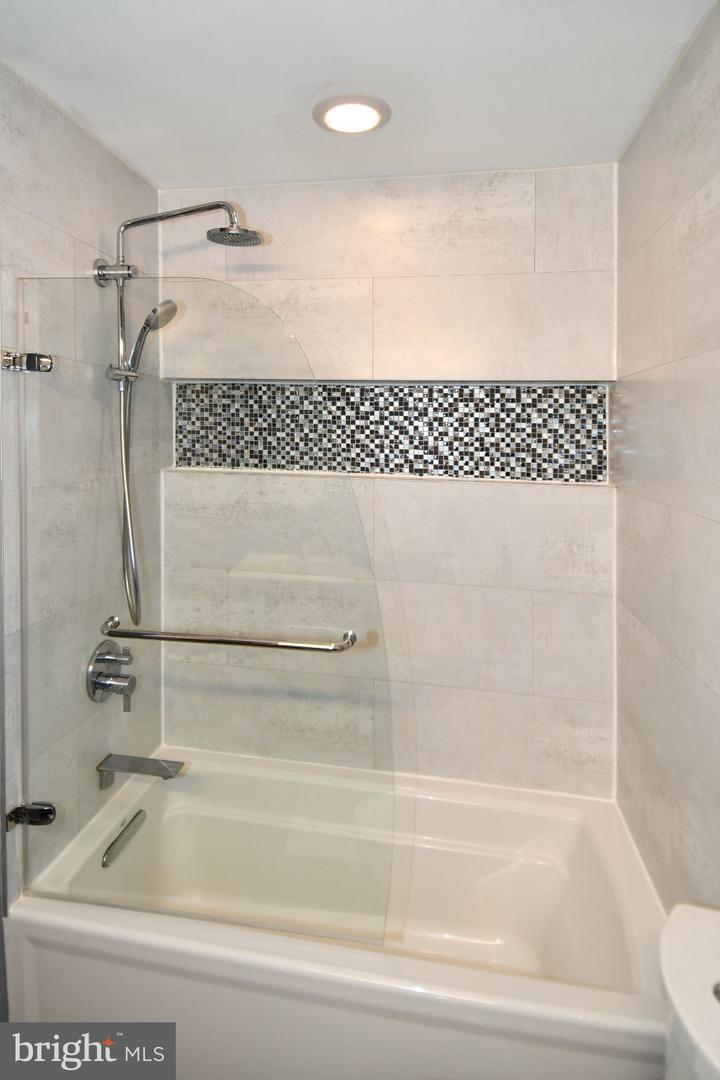5303 Danbury Rd Property Photo 25