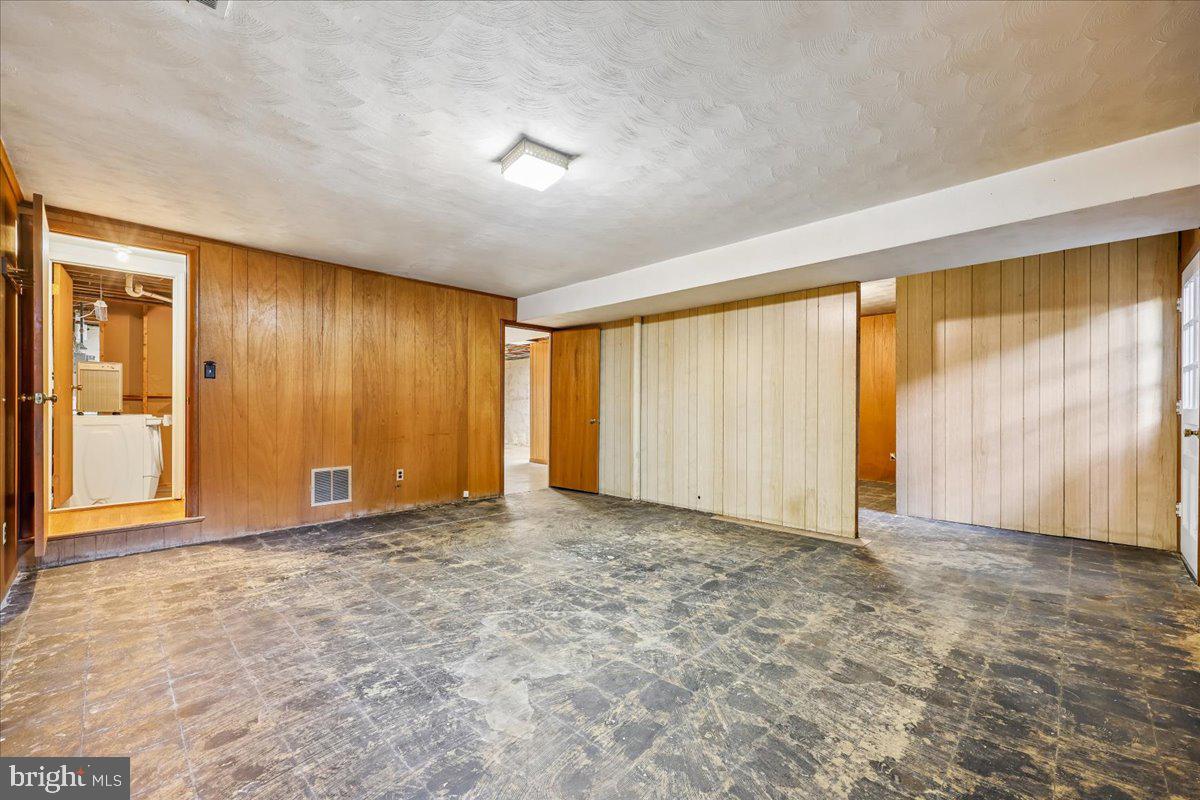 627 Crocus Dr Property Photo 26