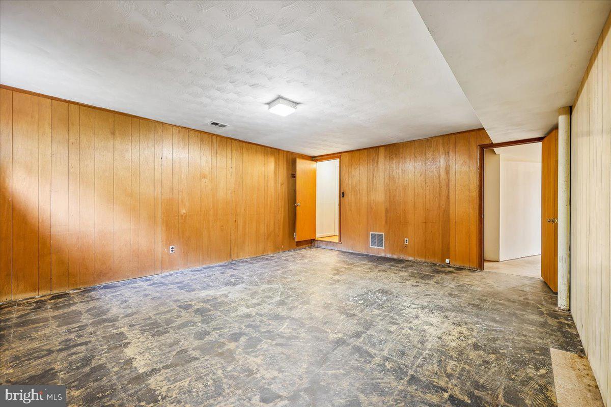 627 Crocus Dr Property Photo 27