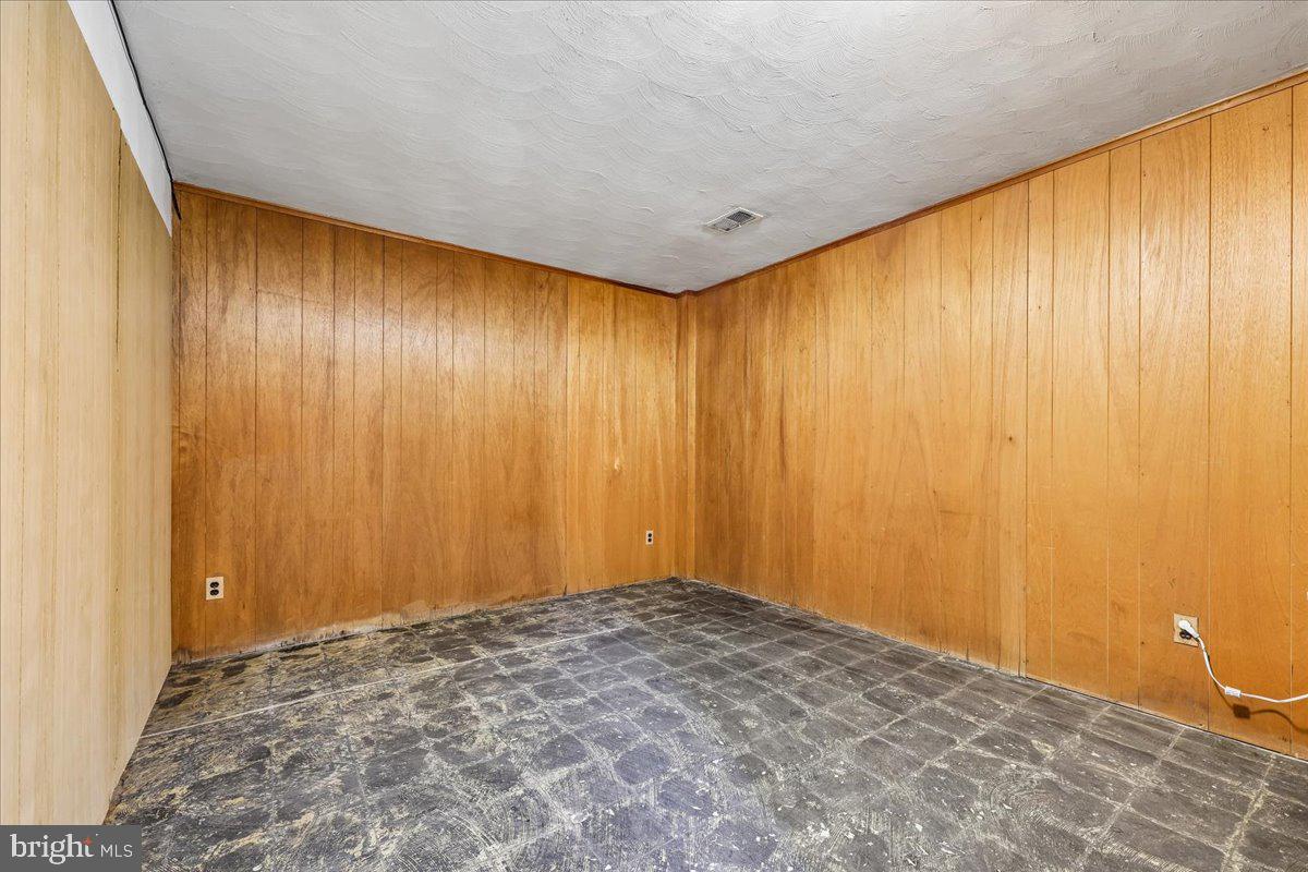 627 Crocus Dr Property Photo 28