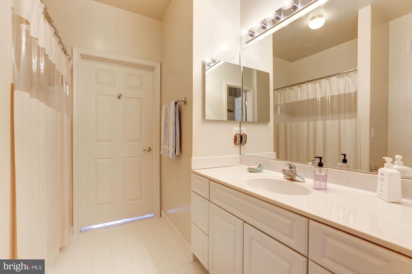 11924 Darnestown Rd #301 Property Photo 21