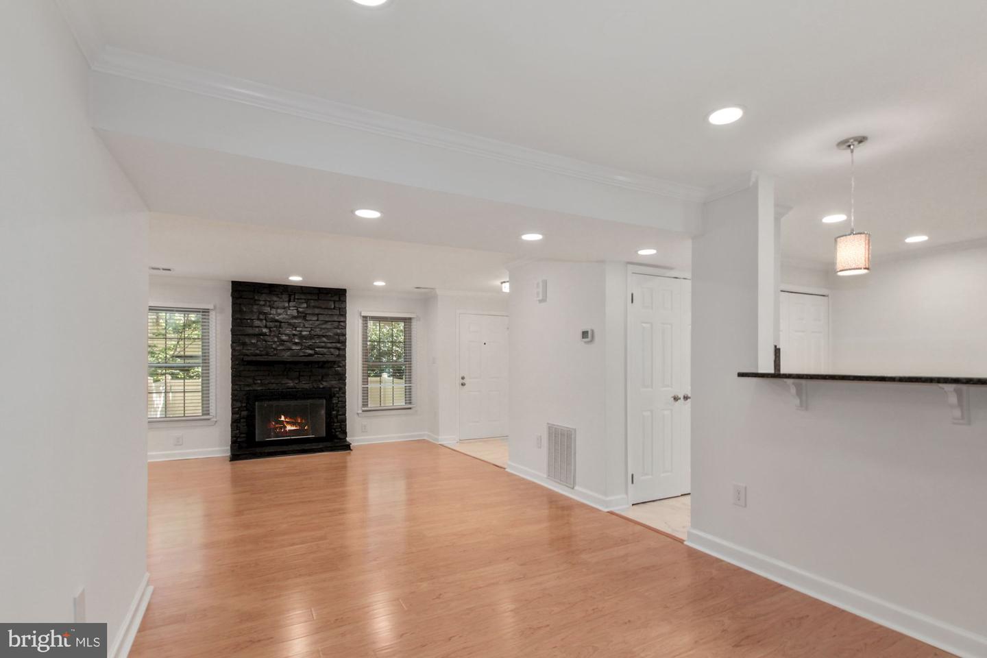 5801 Linden Square Ct #45 Property Photo 6