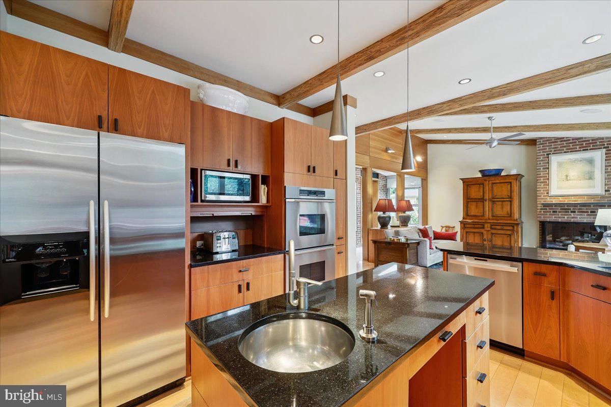 1212 Woodside Pkwy Property Photo 11