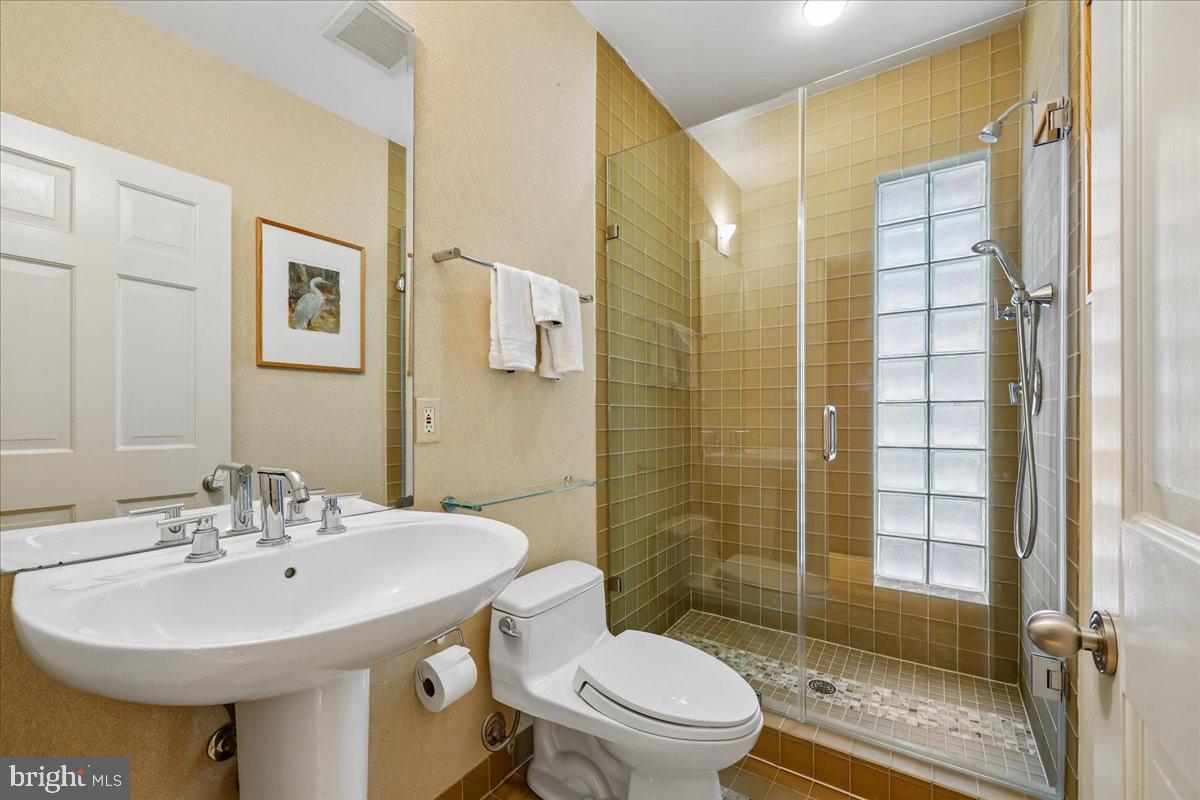 1212 Woodside Pkwy Property Photo 37
