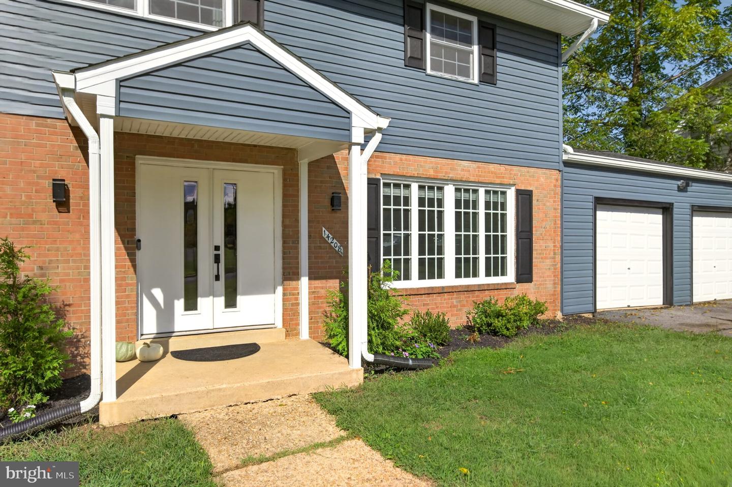 14208 N Gate Dr Property Photo 2