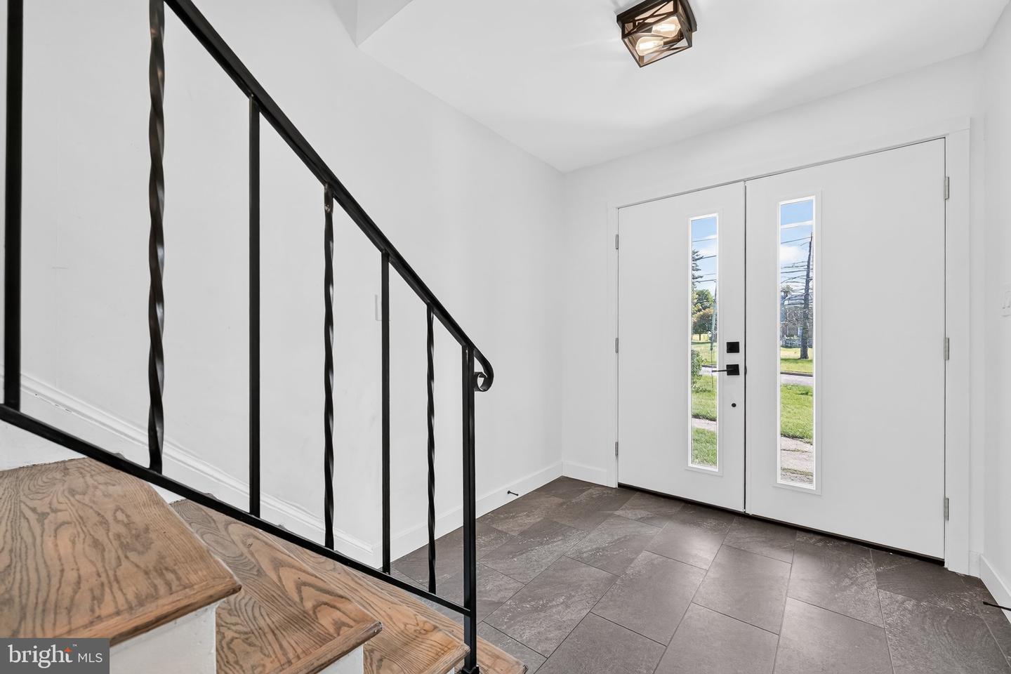 14208 N Gate Dr Property Photo 3