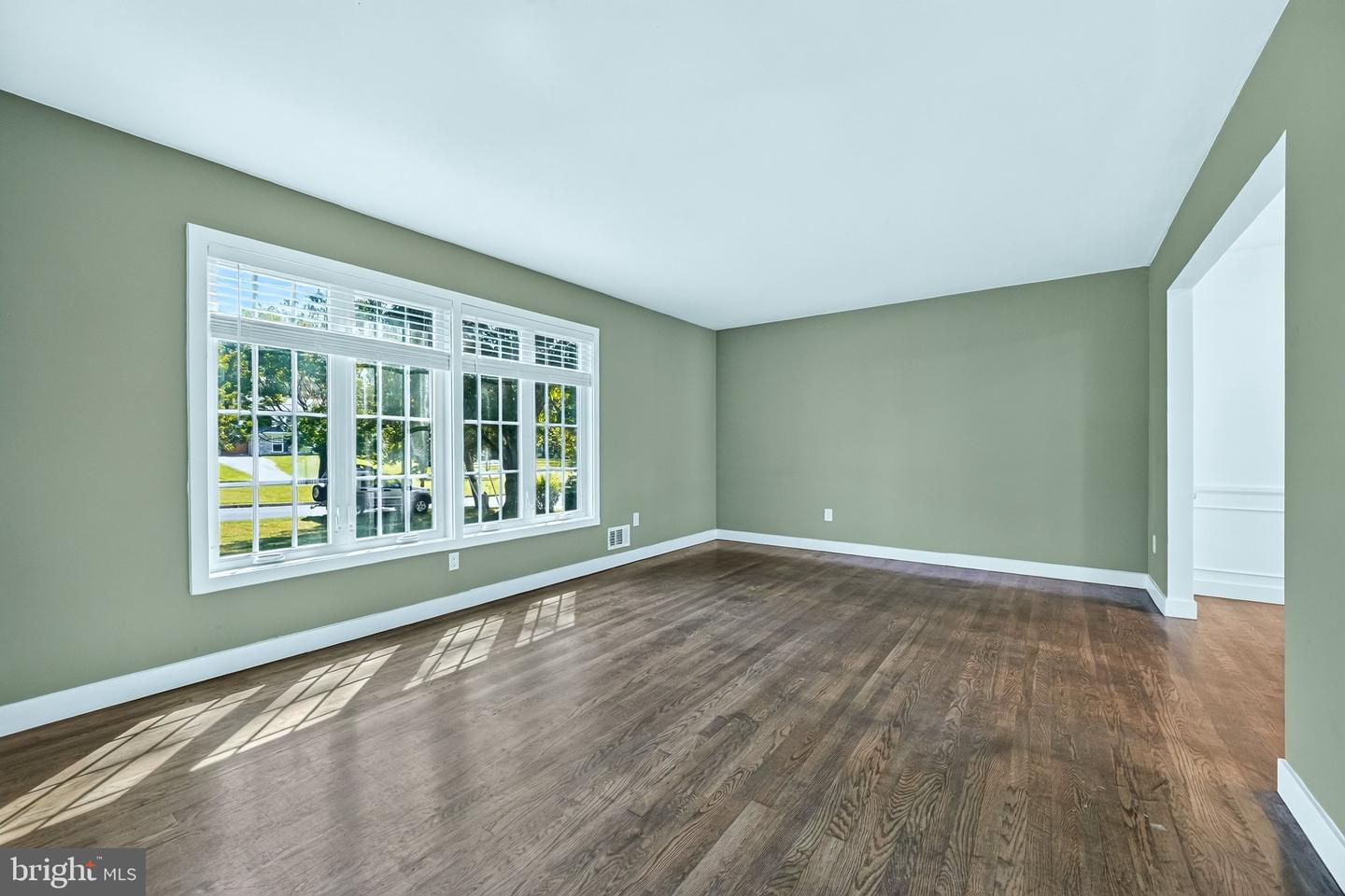 14208 N Gate Dr Property Photo 4