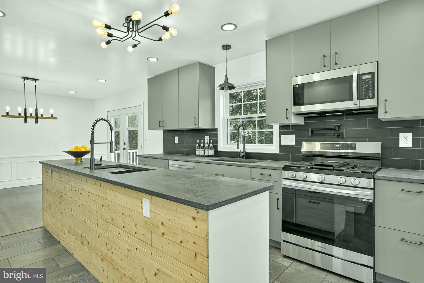 14208 N Gate Dr Property Photo 12