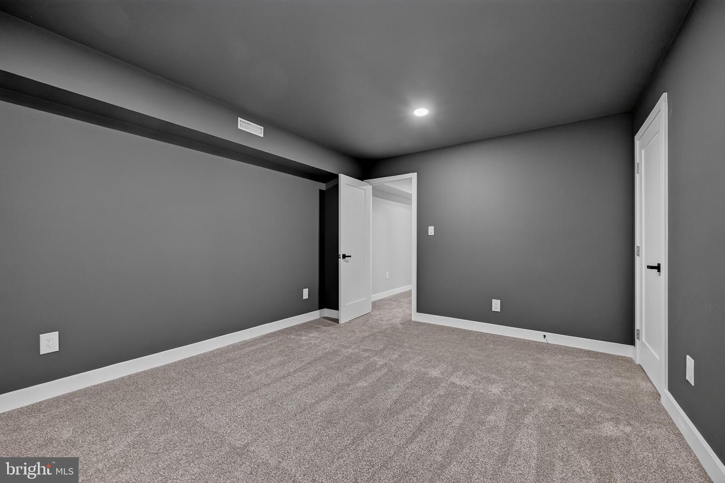 14208 N Gate Dr Property Photo 43