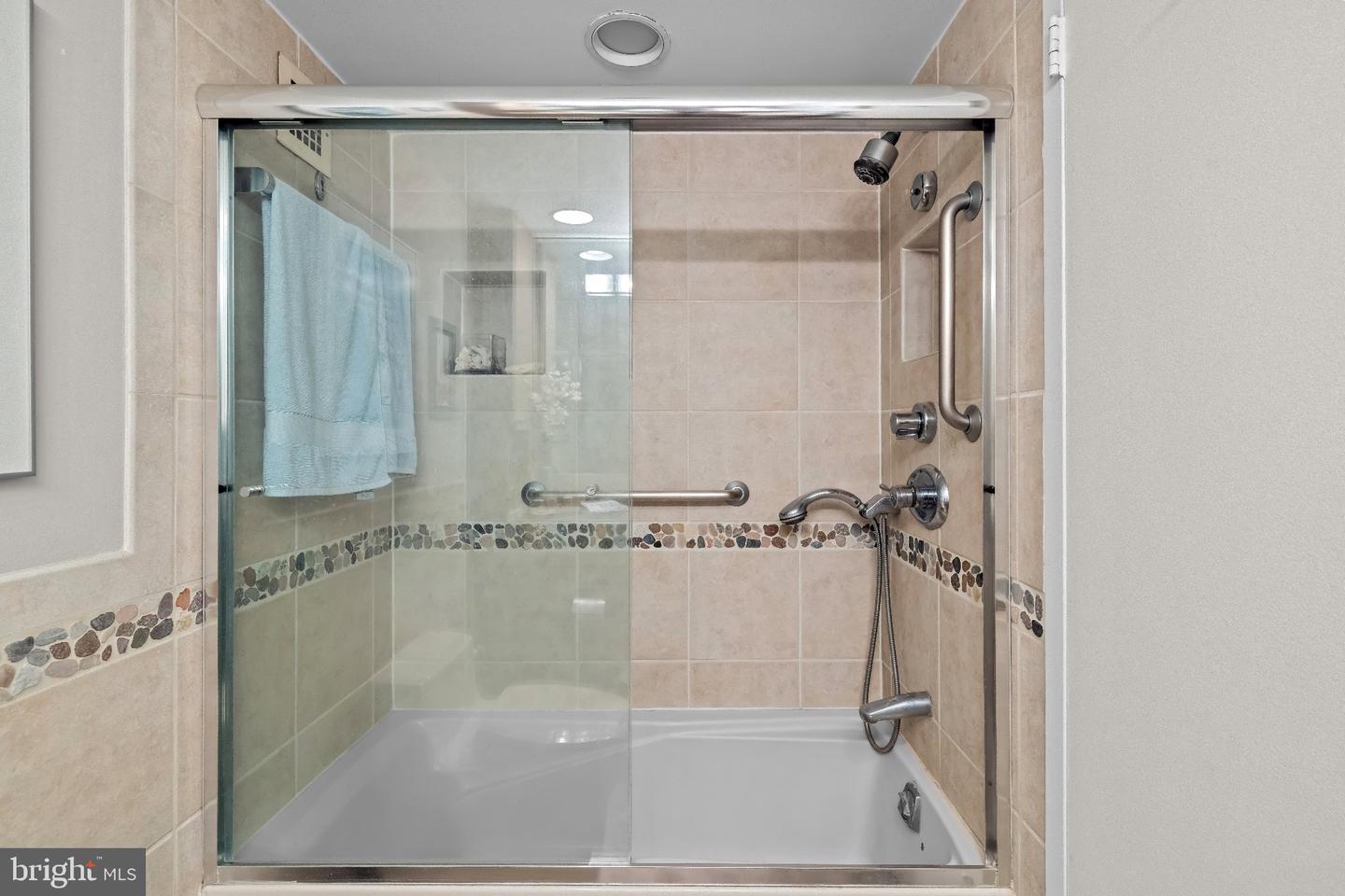 4515 Willard Ave #1009s Property Photo 26