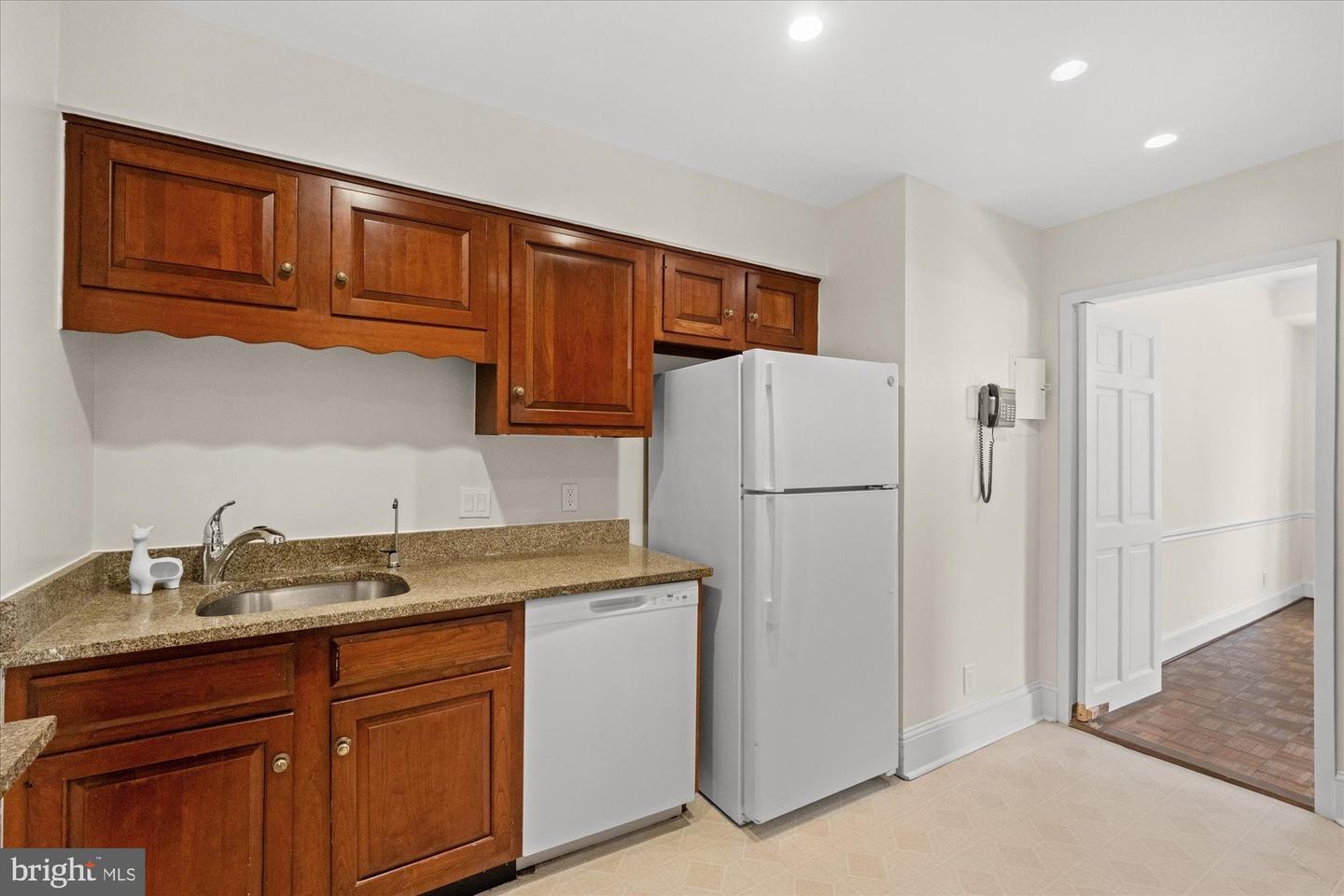 8101 Connecticut Ave #s-410 Property Photo 12