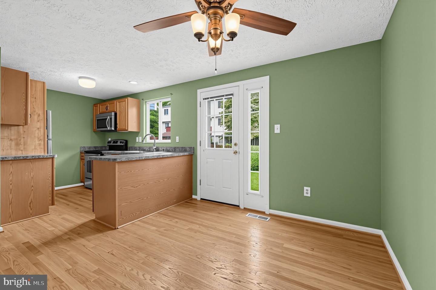 10806 Sir Barton Cir Property Photo 7