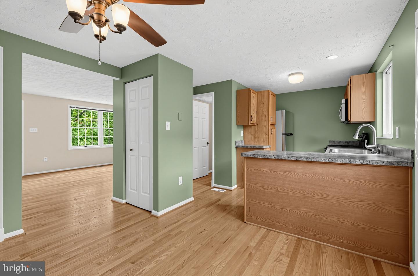 10806 Sir Barton Cir Property Photo 9