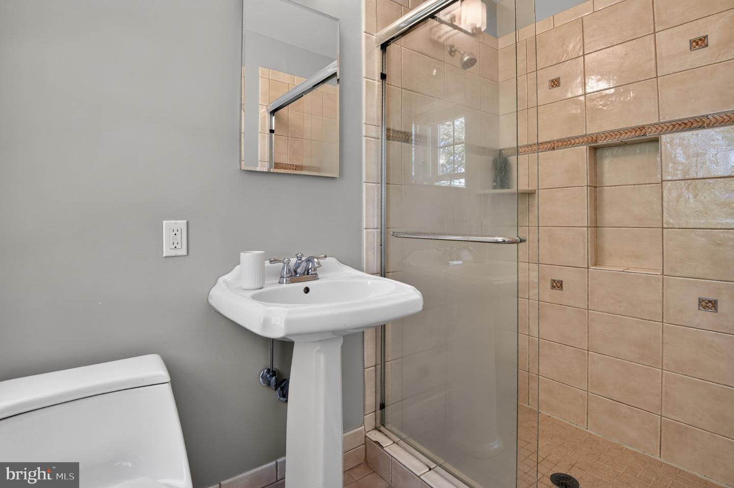 5305 Ridgefield Rd Property Photo 25