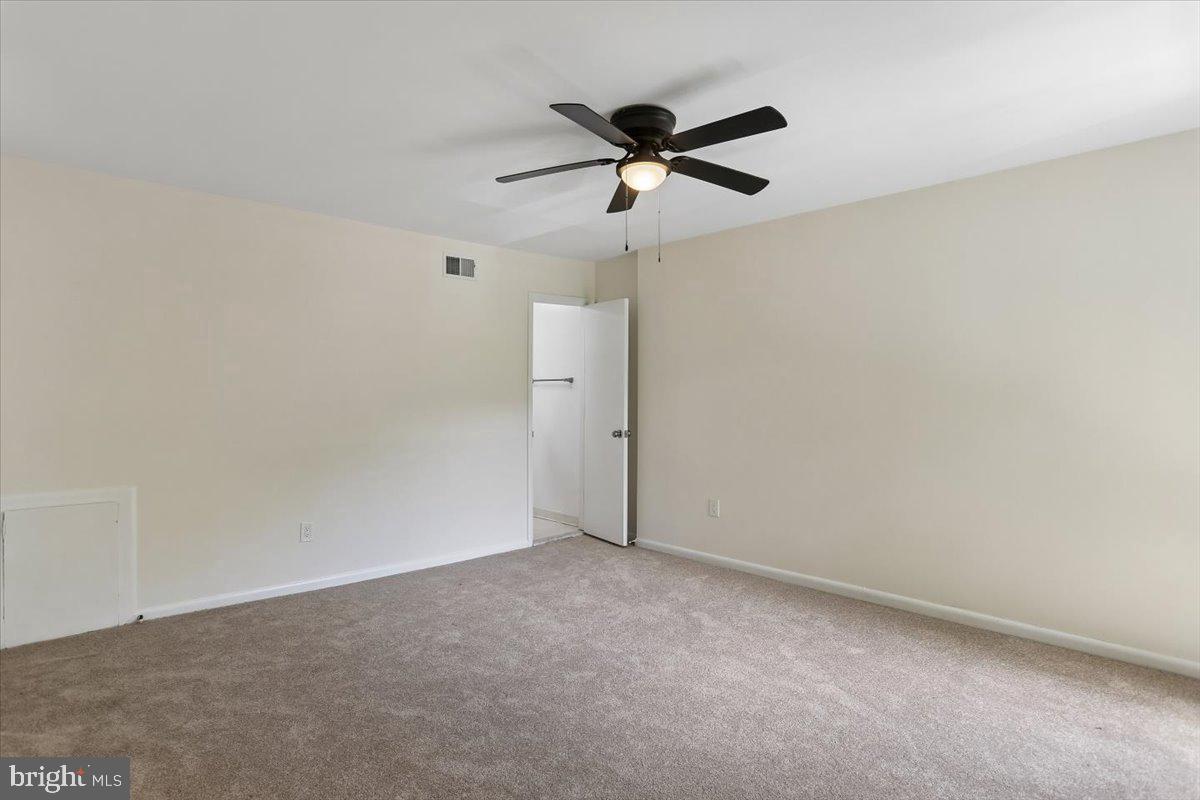 12234 Greenleaf Ave Property Photo 23