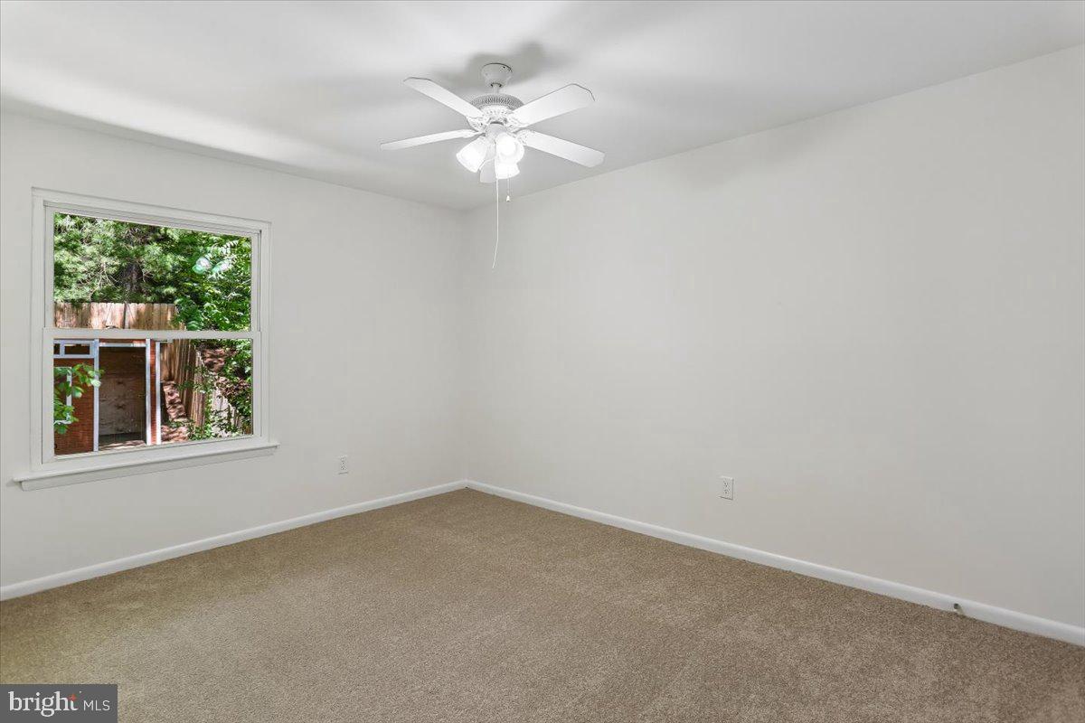 12234 Greenleaf Ave Property Photo 28