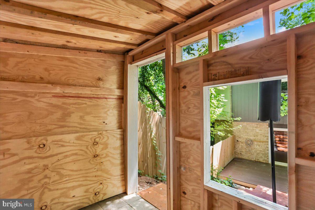 12234 Greenleaf Ave Property Photo 49
