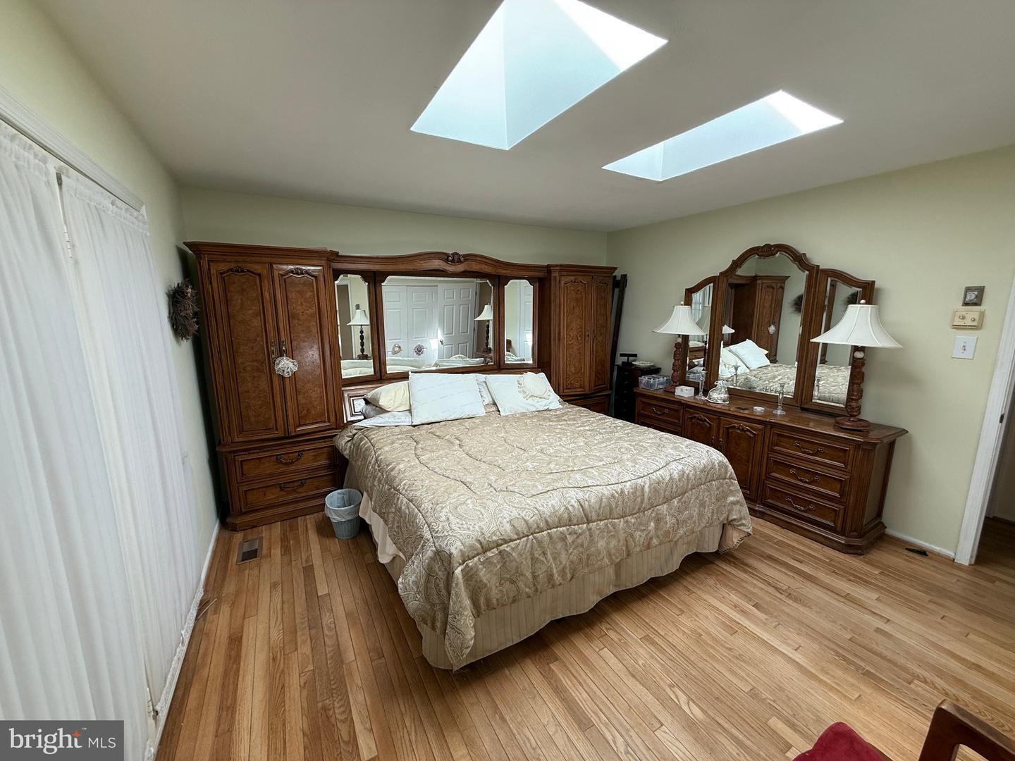 1420 Gerard St Property Photo 17