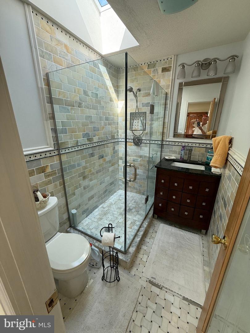 1420 Gerard St Property Photo 23