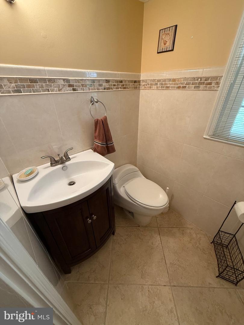 1420 Gerard St Property Photo 37