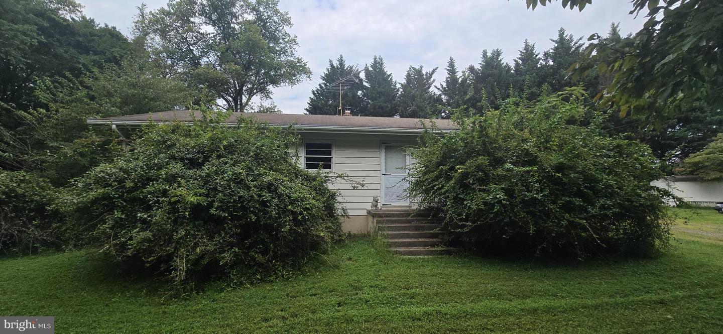 15513 Seneca Rd Property Photo 1