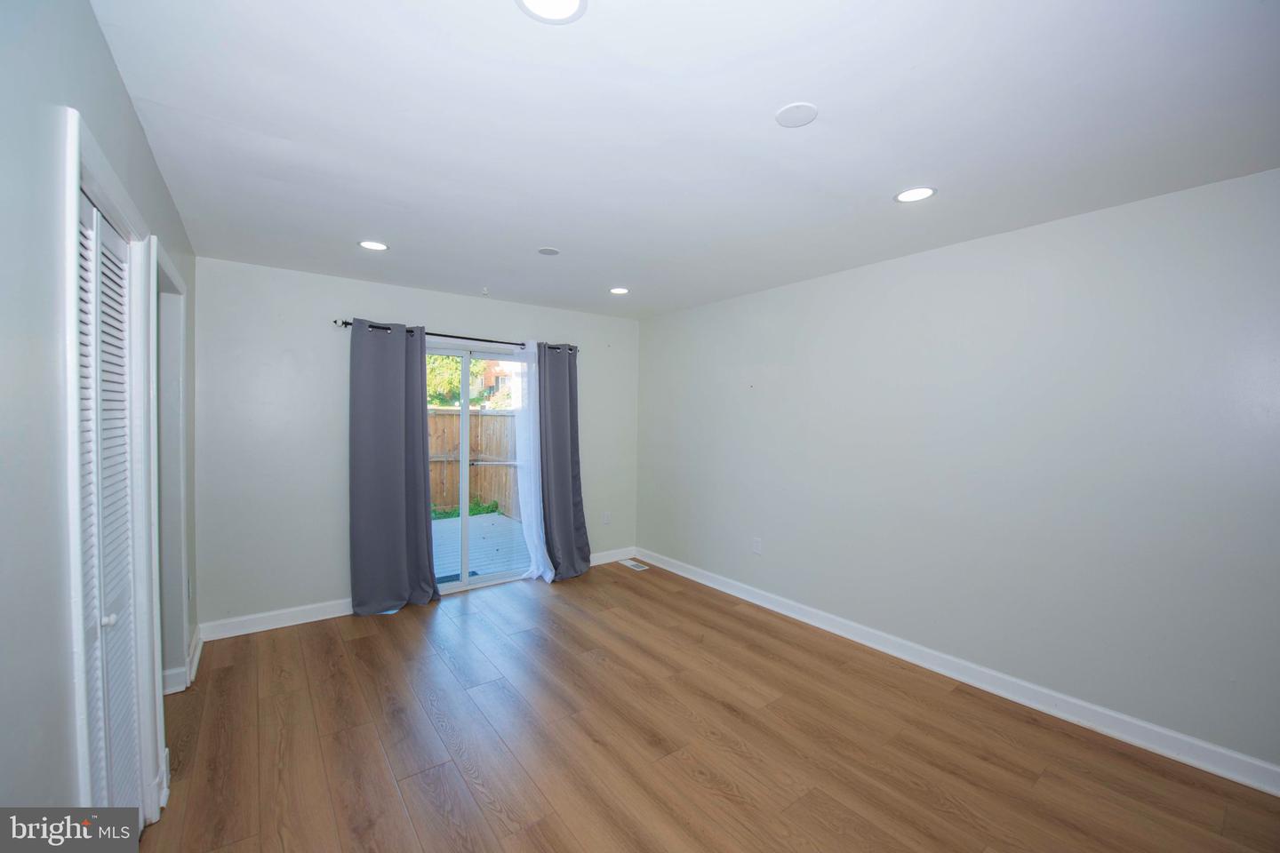 52 State Ct #101 Property Photo 6