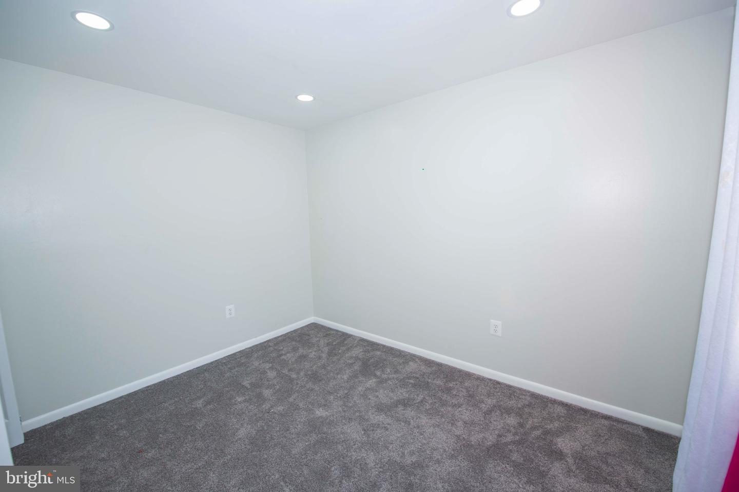 52 State Ct #101 Property Photo 34