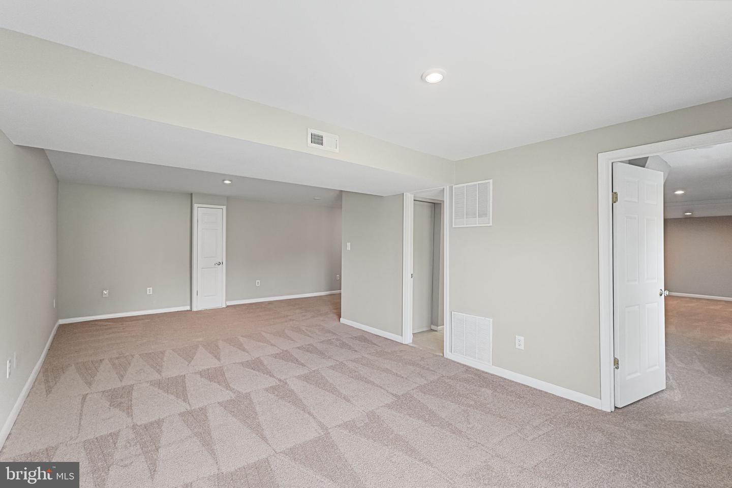 18906 Impulse Ln Property Photo 41