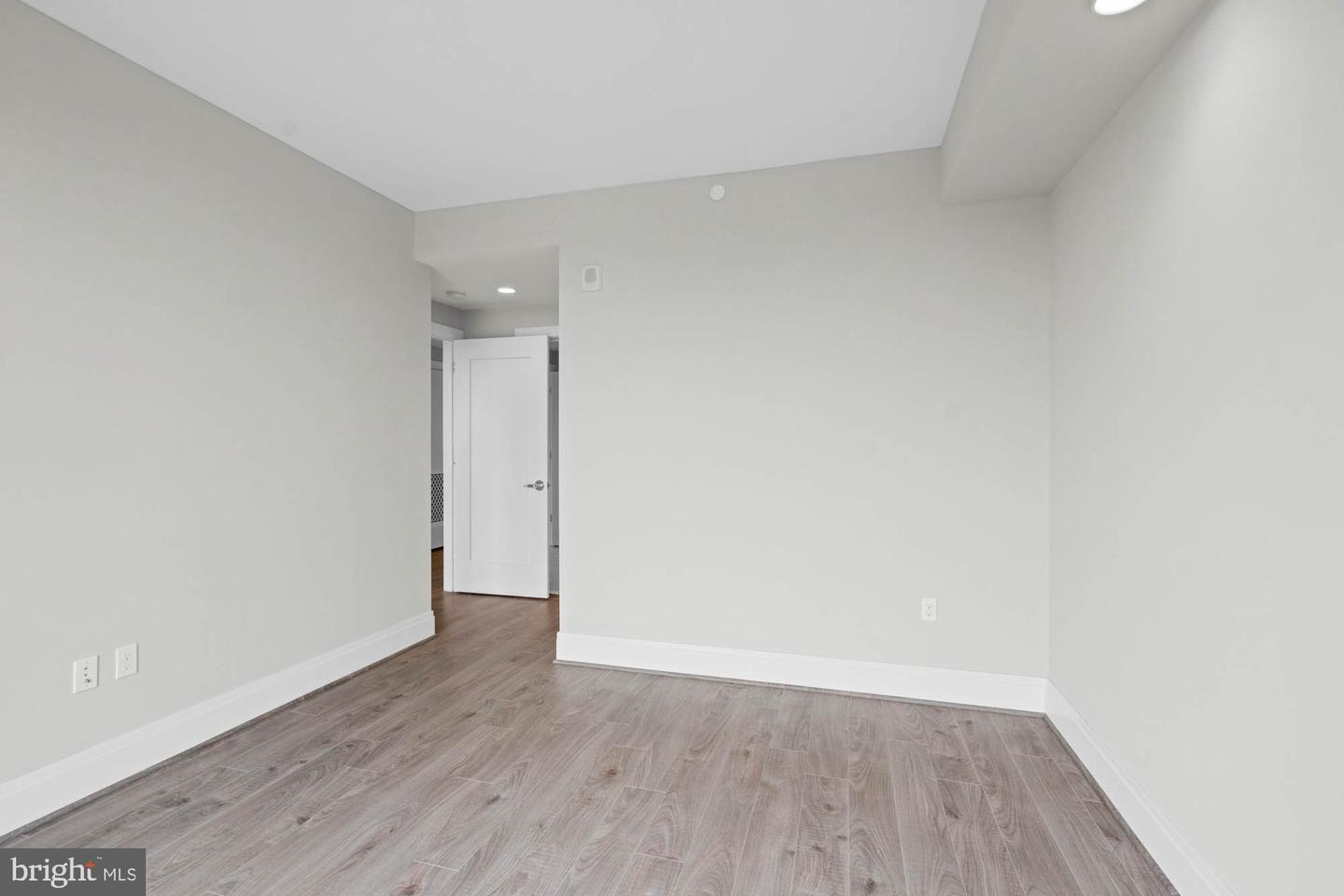 930 Rose Ave #2002 Property Photo 59