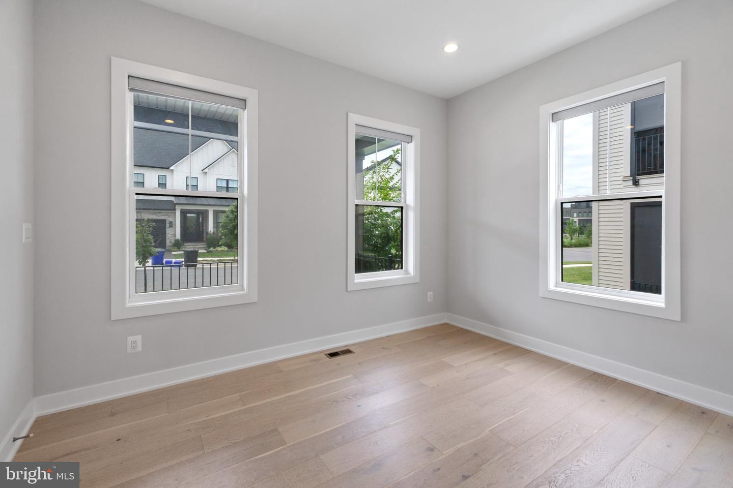 6829 Penngrove Ln Property Photo 5