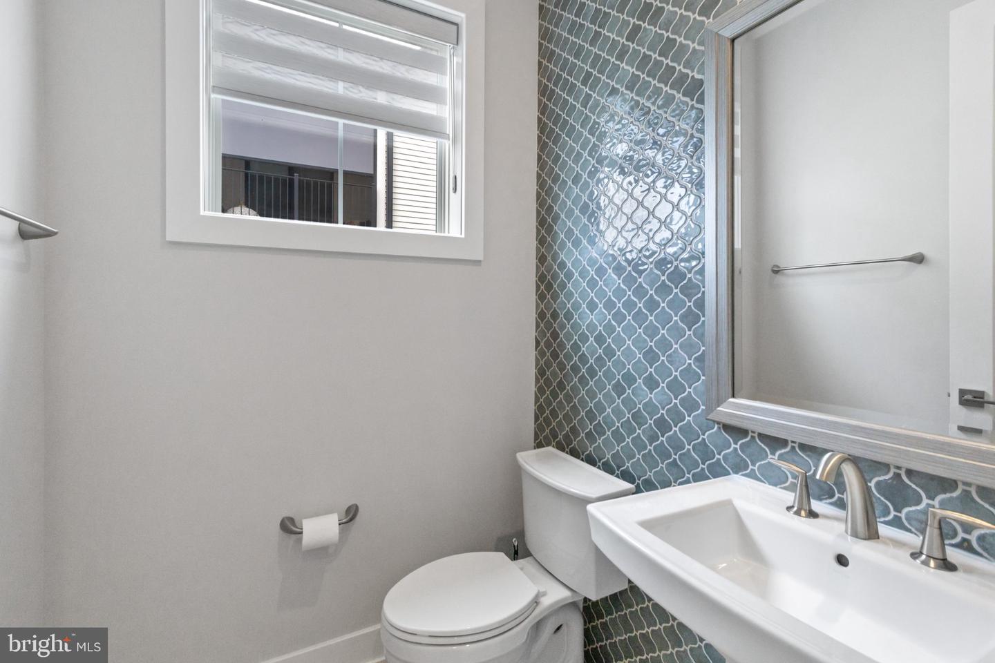 6829 Penngrove Ln Property Photo 8
