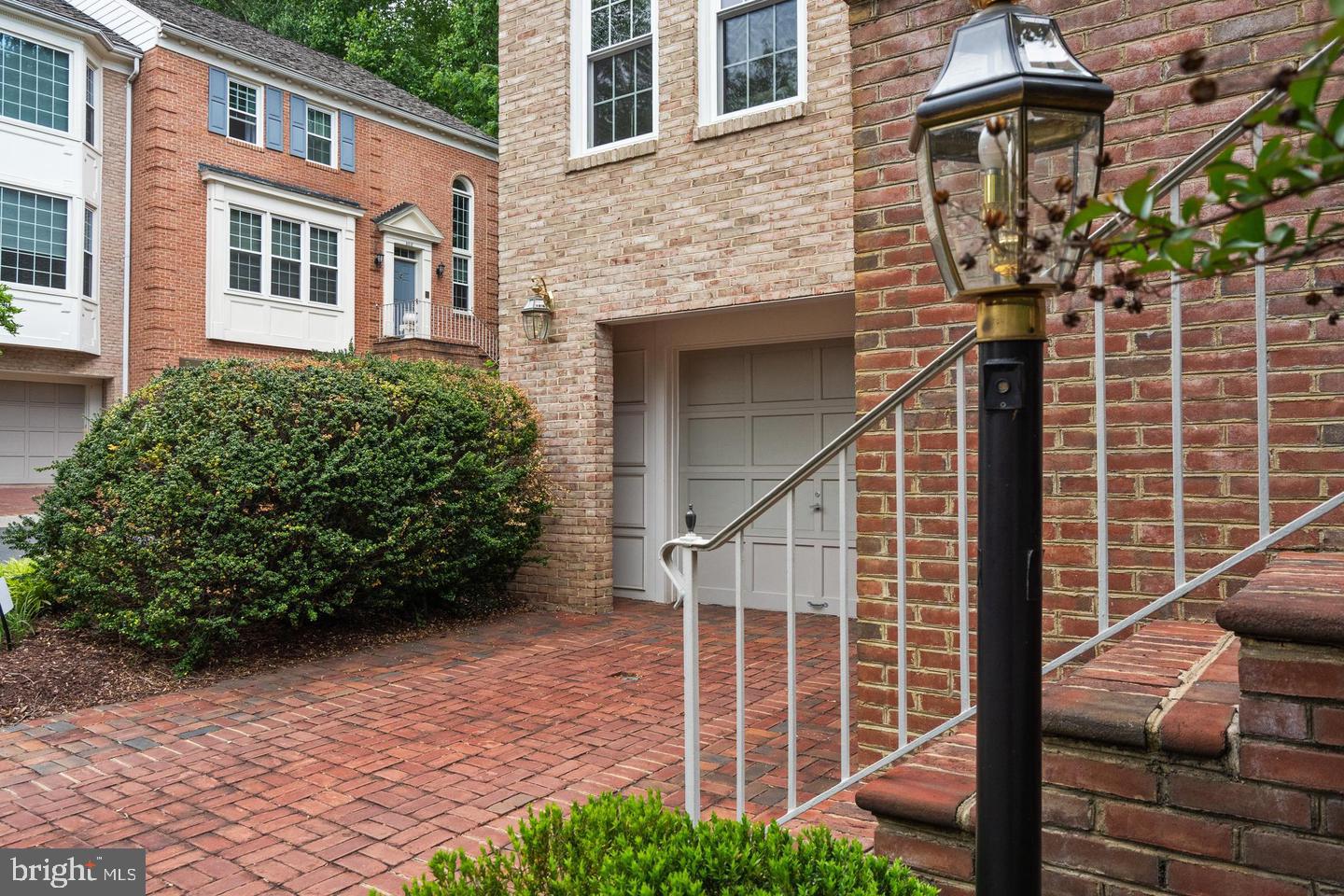 8015 Quarry Ridge Way Property Photo 2