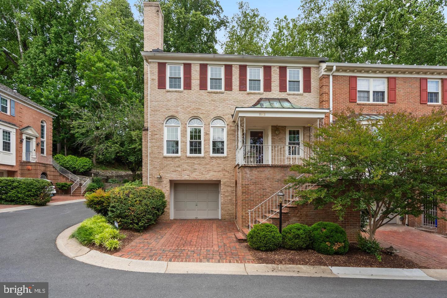 8015 Quarry Ridge Way Property Photo 4