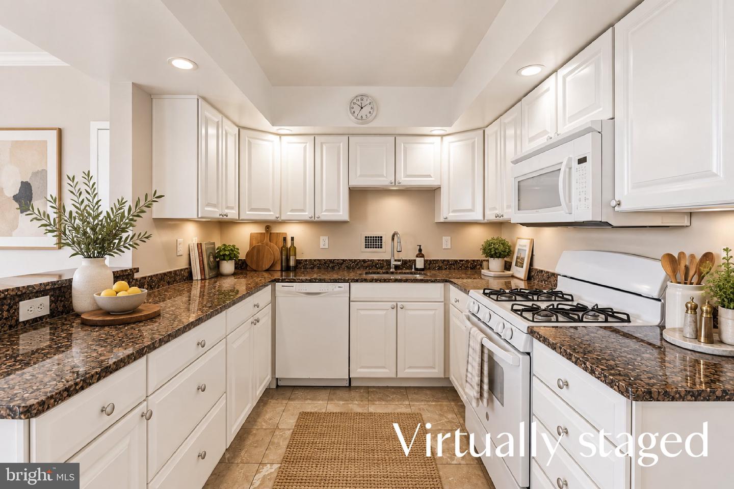 4515 Willard Ave #1403s Property Photo 8