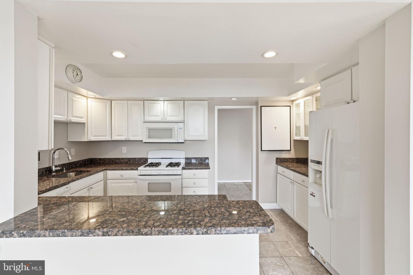 4515 Willard Ave #1403s Property Photo 12