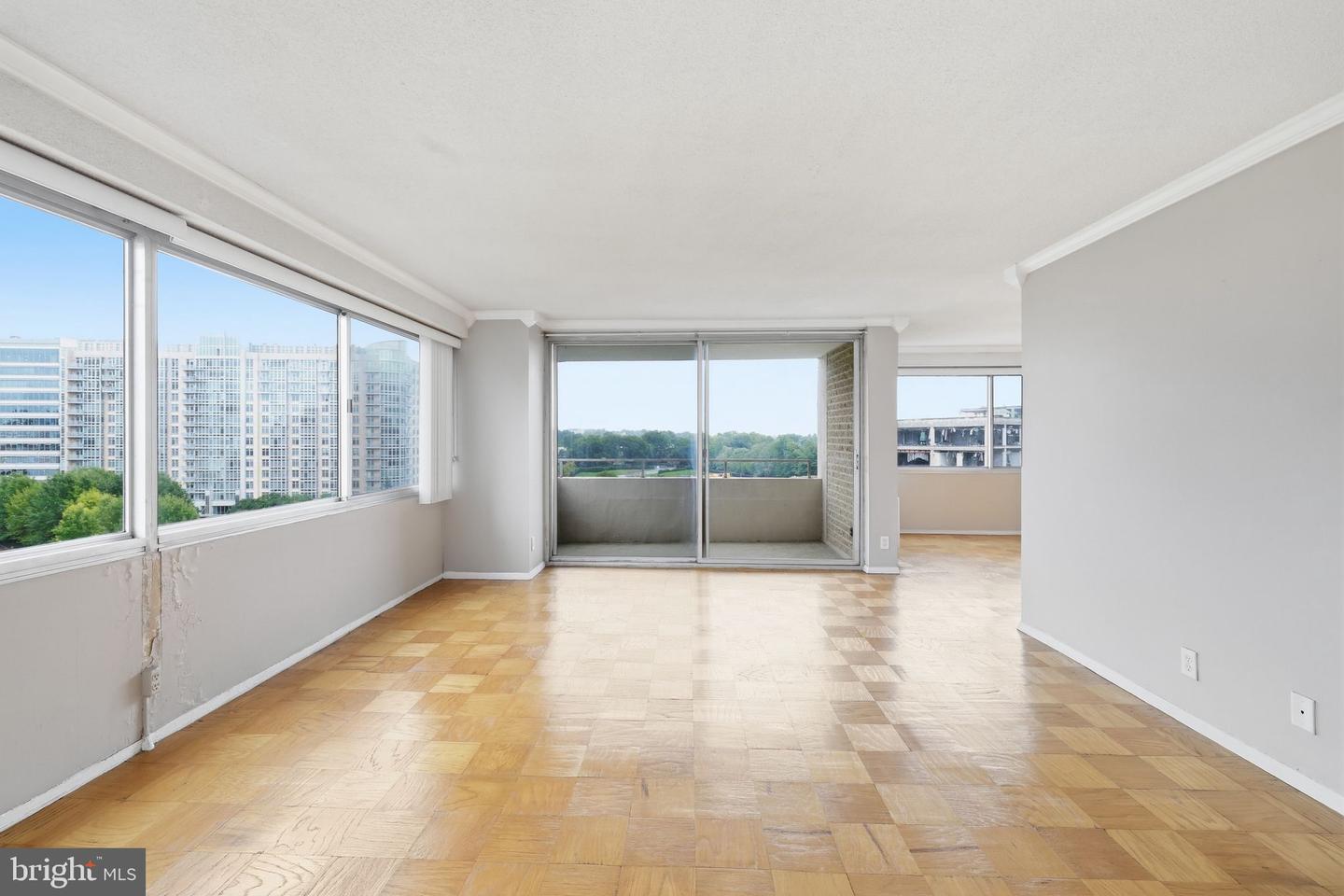 4515 Willard Ave #1403s Property Photo 27