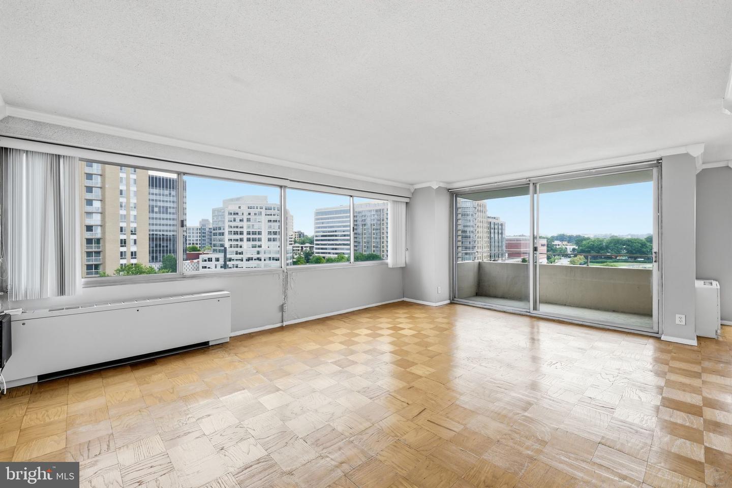 4515 Willard Ave #1403s Property Photo 28