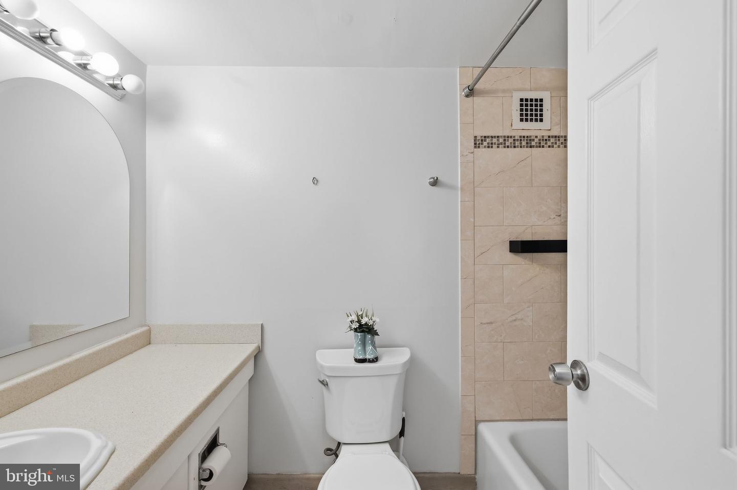 4515 Willard Ave #1403s Property Photo 39