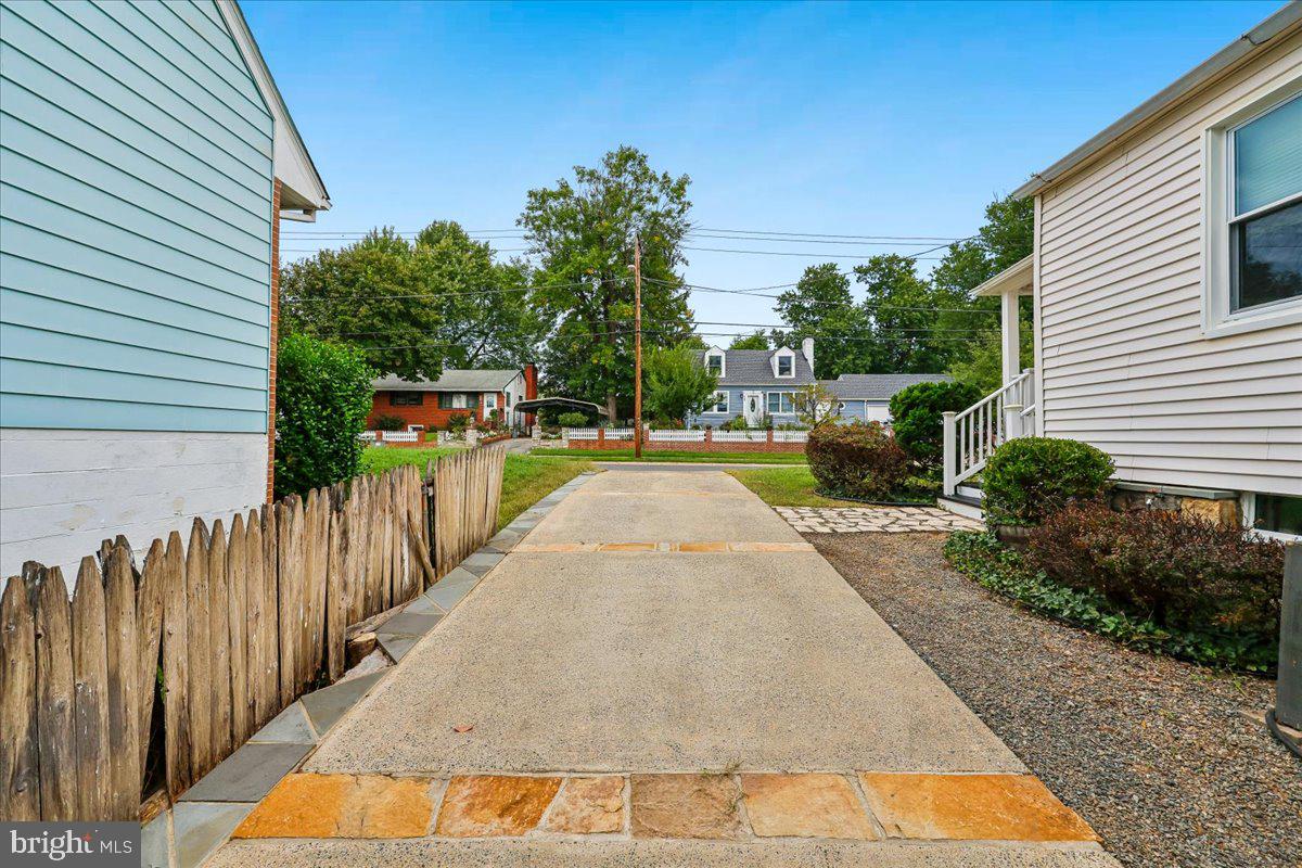 427 Mcarthur Dr Property Photo 11