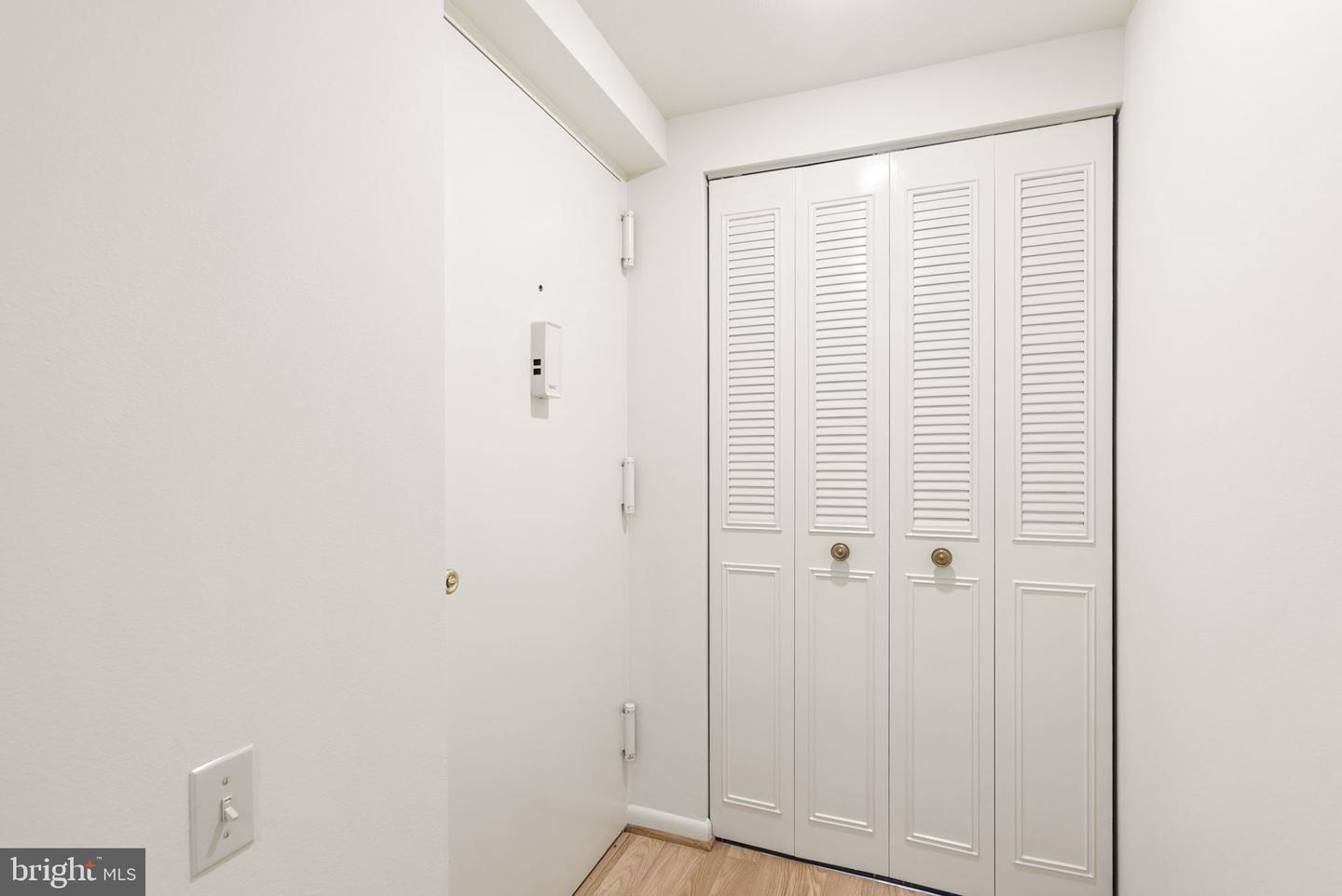 3352 Chiswick Ct #57-2h Property Photo 5
